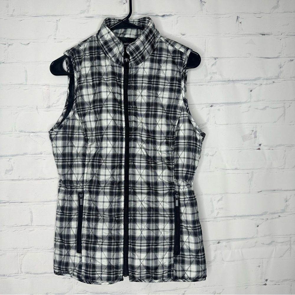 ‎Relativity women’s small black and white vest